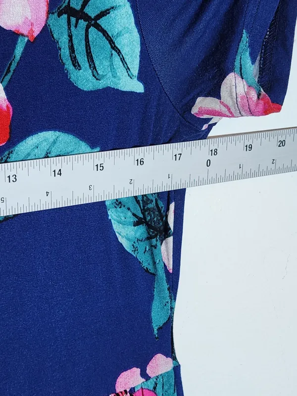 Viishow Blue and Pink Short Sleeve Floral Maxi Dress Size Large - Image 5
