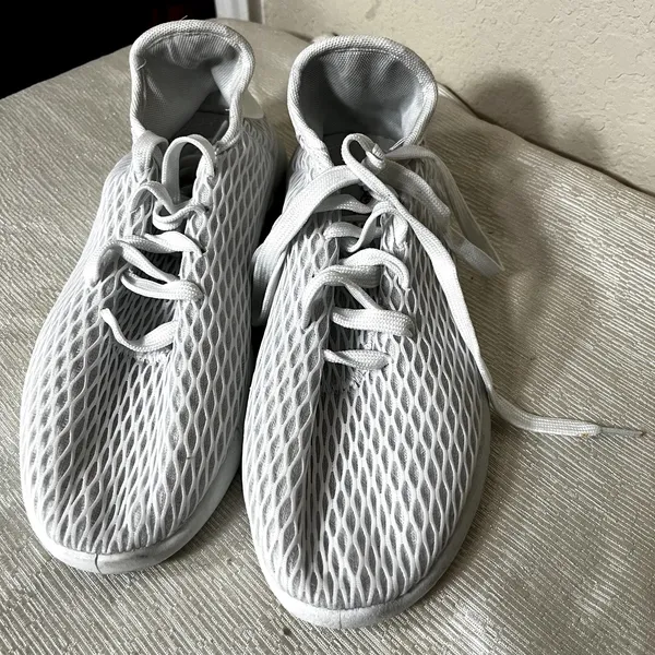 Solemates white sneakers 8/9 tennis shoes comfort mesh‎ - Image 2