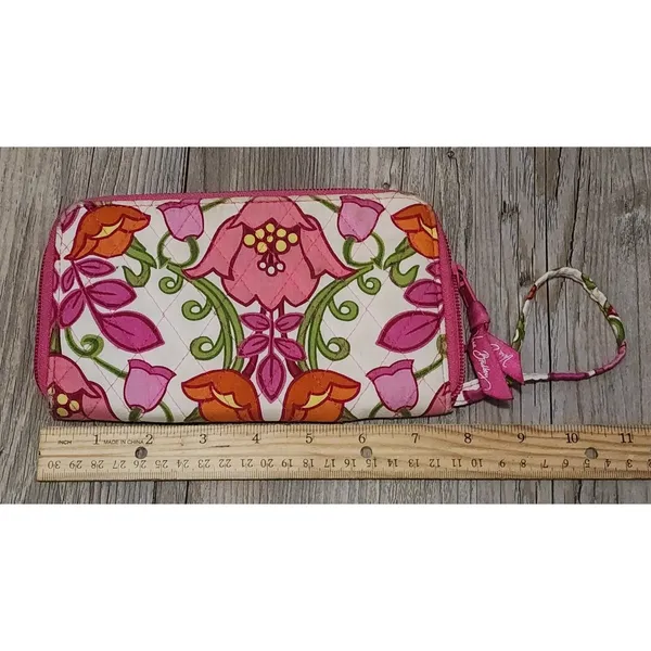 Vera Bradley Women's‎ Lilly Bell Zip-Around Wristlet Pink White Cotton Quilted - Image 2