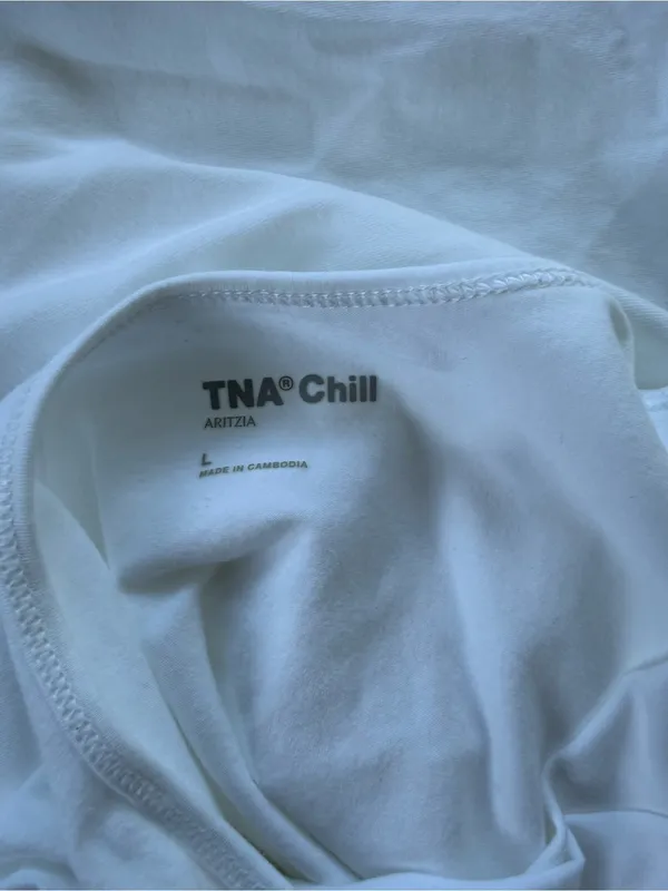 Aritzia TNA Chill Times Longsleeve Top size Large - White - Image 9