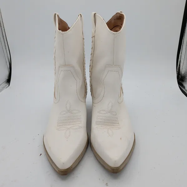 DV Dolce Vita Karyn White Western Ankle Boots Women 8.5 Braided Pointed Toe - Image 3