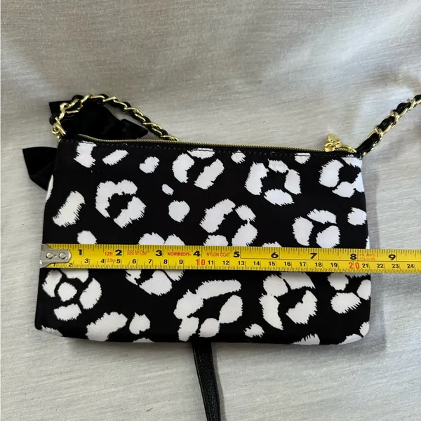 Betsey Johnson Black and White Shoulder Bag - Image 8