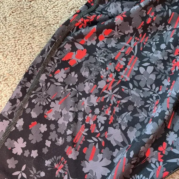 Salomon Womens Floral Cropped Leggings Black Red Grey Athletic‎ Tights Size M - Image 3
