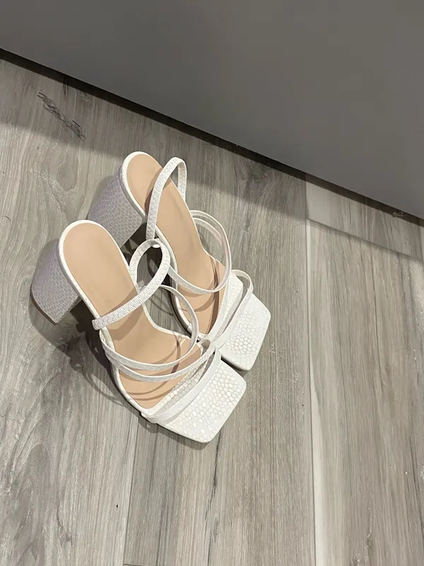 White pair of hills - Image 6