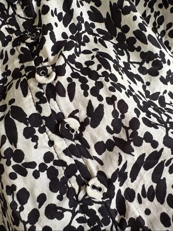 Like New Madewell Ruffle Floral Button Front Top Size Large - Image 8
