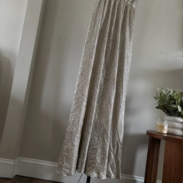 Lulus Metallic Gold Plunging V-Neck Sleeveless maxi Dress - Image 7