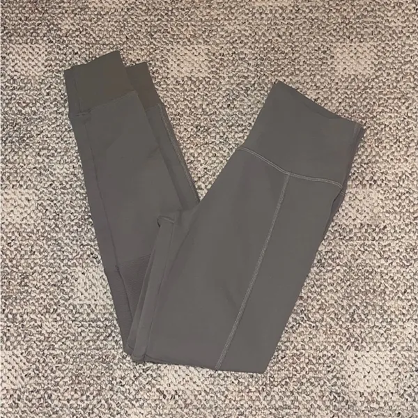 Alo Leggings - Image 4