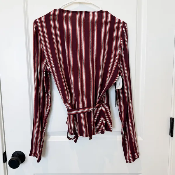 New. Wilfred Free Aritzia Stripe Shannon Wrap Blouse - Image 7