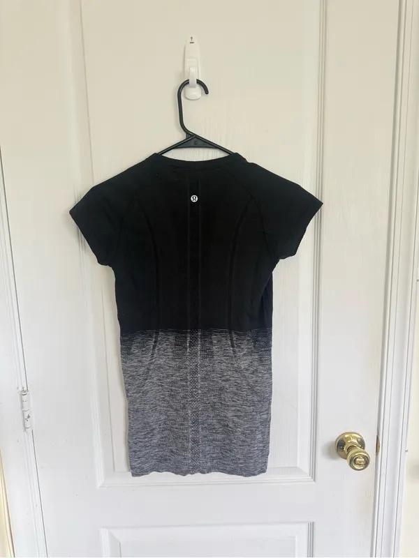 Lululemon Swiftly Tech Short Sleeve Crew - Image 3