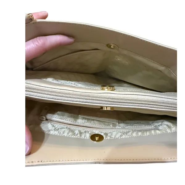 Etienne Aigner Cream Leather Shoulder Bag Gold Hardware Triple Compartment Purse - Image 8