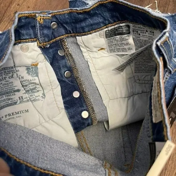 Levi's 501 Mid Thigh Shorts - Image 9