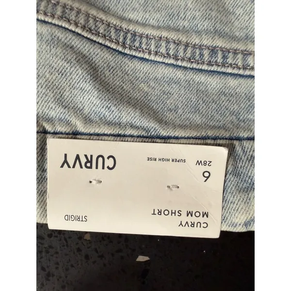 American Eagle Curvy Mom Shorts Womens 6 Light Wash Distressed‎ Super High Rise - Image 3