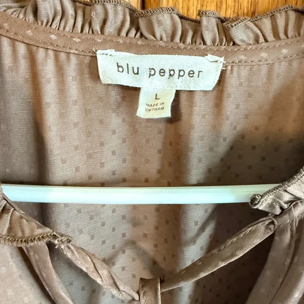 Blu Pepper Dress Jrs Size Large Brown Dotted‎ Tiered Ruffle Long Sleeve V Neck - Image 3