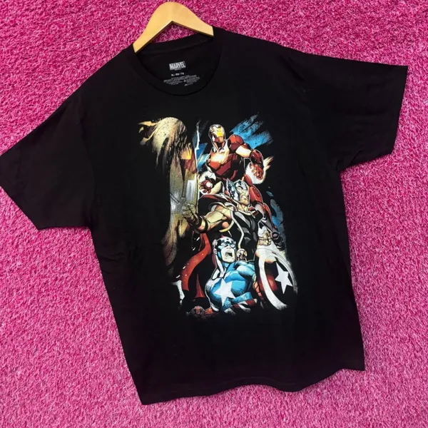Marvel Avengers Comic Book Tshirt size XL - Image 3