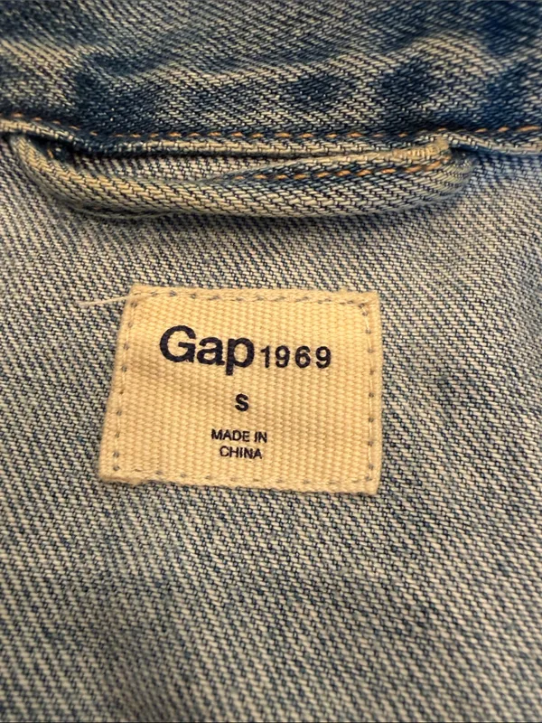Gap 1969 Light Wash Distressed Denim Jacket Size Small - C65-002 - Image 2