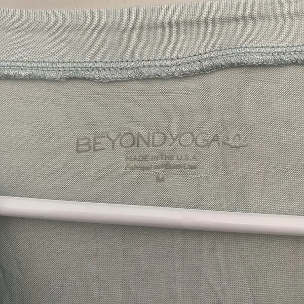 Beyond Yoga Women's Glacier Blus Swinging Cropped Tee Size Medium - Image 7