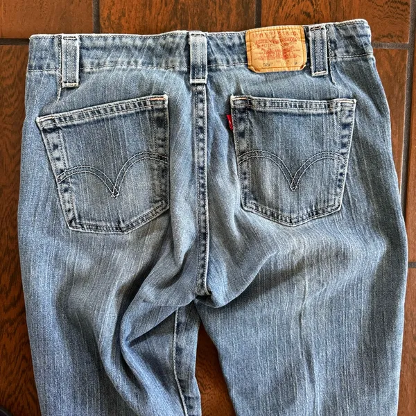 Vintage Levis 525 Jeans Nouveau Low Bootcut Y2K 2000s Medium Wash‎ Size 8M - Image 5