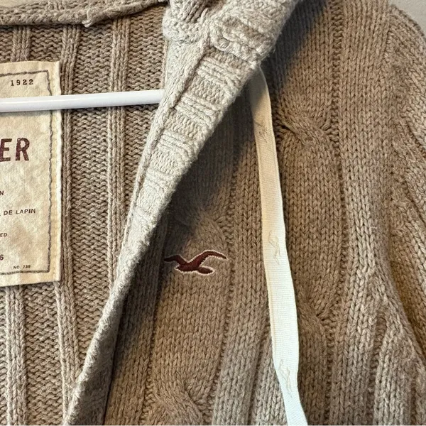 Hollister Y2K beige cable knit hooded deep v-neck rabbit hair sweater large - Image 4