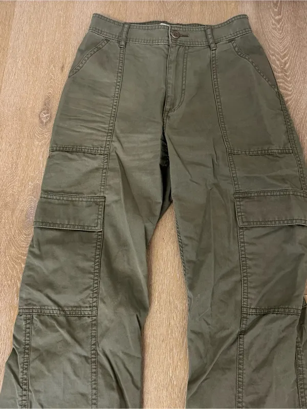 Abercrombie Olive Green Cargo Pants - Image 2