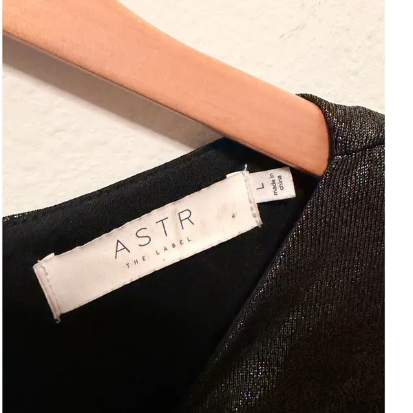 ASTR The Label Mini Dress Sz L Gold Metallic Ruched Long Sleeve Party Glam - Image 4