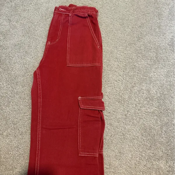 White fox boutique cargo pants - Image 2