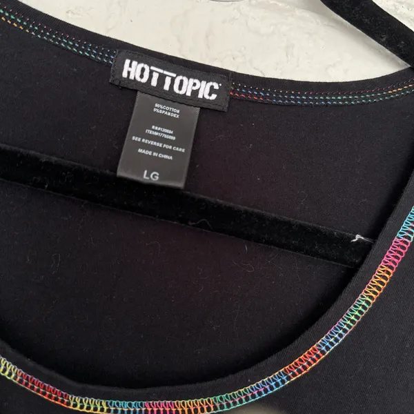 Hot Topic Women’s Crop Top Size L ✨ - Image 3
