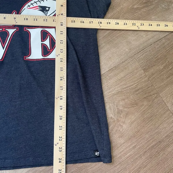 47 New England Patriots LOVE Scoopneck Tee Shirt NFL Football Women’s Size M - Image 6