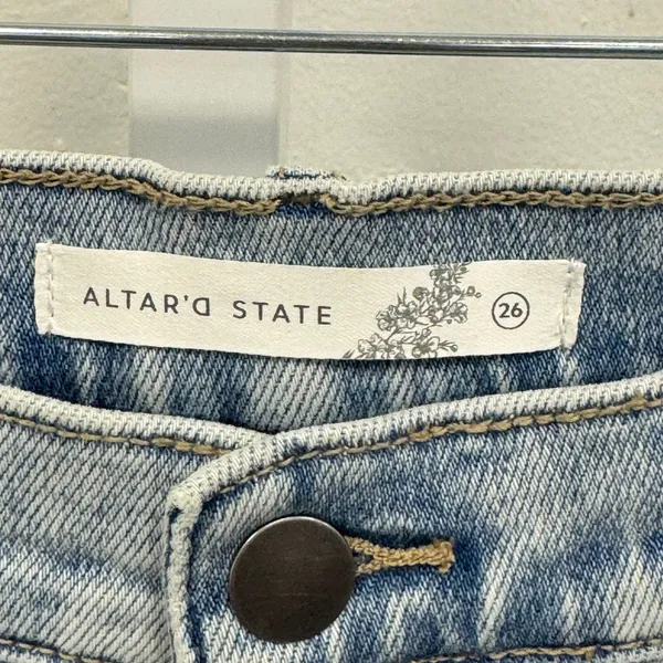 Altar'd State‎ High Rise Wide Leg Distressed Jeans Light Wash Raw Hem W26 - Image 6