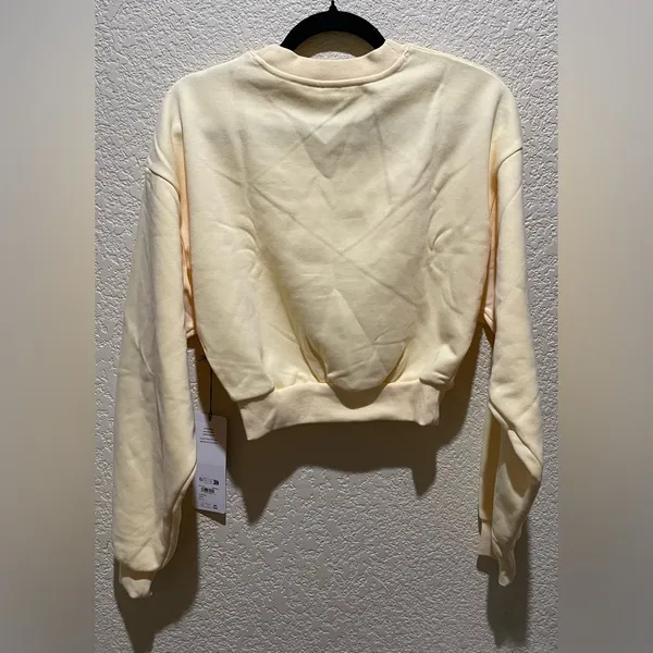 Alo NWT Cropped Accolade Crewneck Candlelight Yellow Size S - Image 6