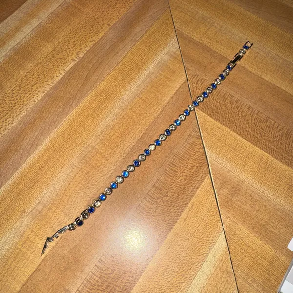 Vintage Avon tennis bracelet - Image 7