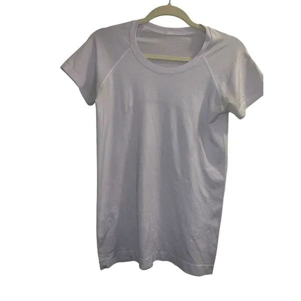 ✨Lululemon Swiftly Tech Short Sleeve Sz 8 Lavender Shirt 2.0✨ - Image 5