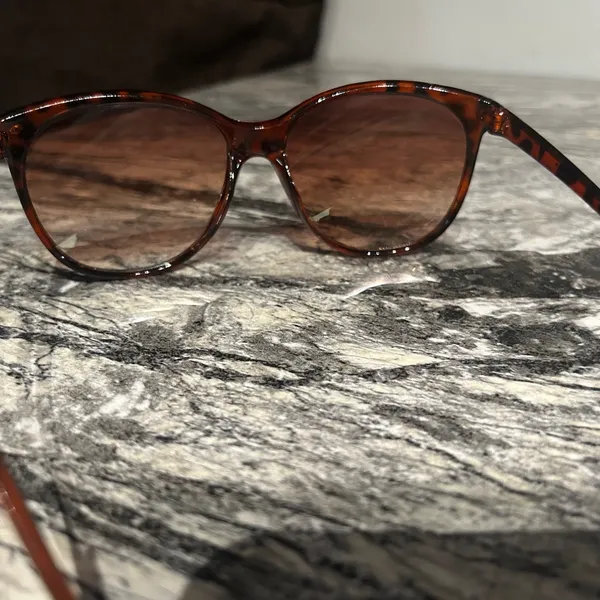 Tortoise Shell Sunglasses Brown - Image 7