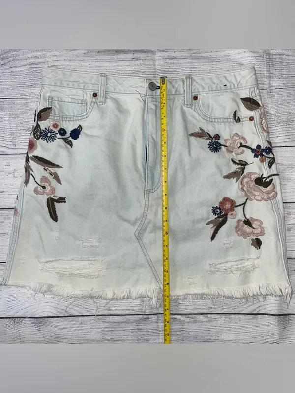 Abercrombie Embroidered Light Wash Denim Mini Skirt - Floral Detail - Image 5