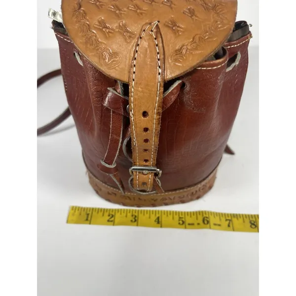 Vintage Women’s Brown/Tan Tooled Leather Backpack Bucket Bag, El Salvador - Image 12