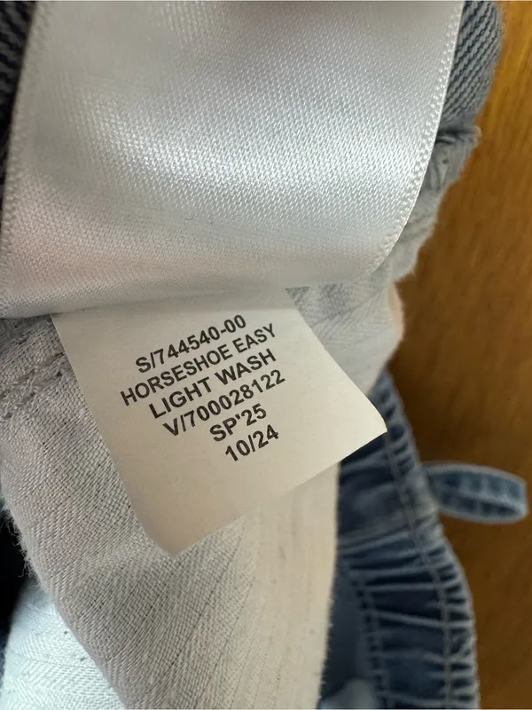 Gap Mid Rise UltraSoft Easy Horseshoe Jeans Drawstring Light Wash Blue Small - Image 9