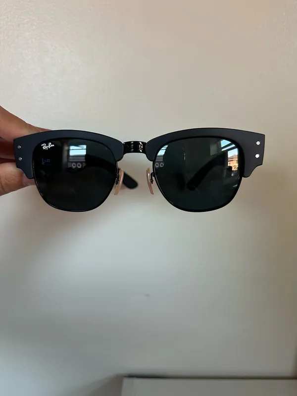 Ray-Ban Sunglasses - Image 3