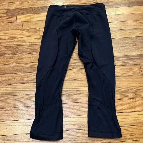 ‎Lululemon carpi leggings size 6 - Image 3