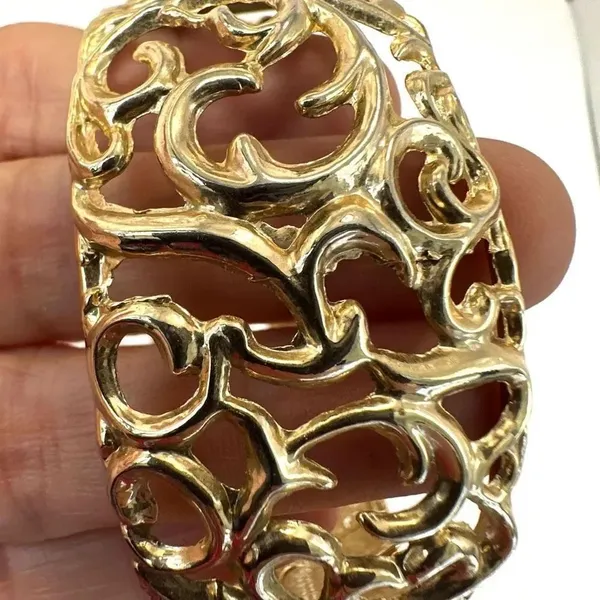 Gold tone cut out hinged bangle bracelet - Image 4