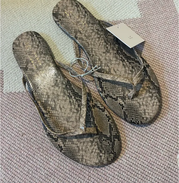 LC Lauren Conrad Snakeskin Animal Print Sandals Flip Flops - Image 4