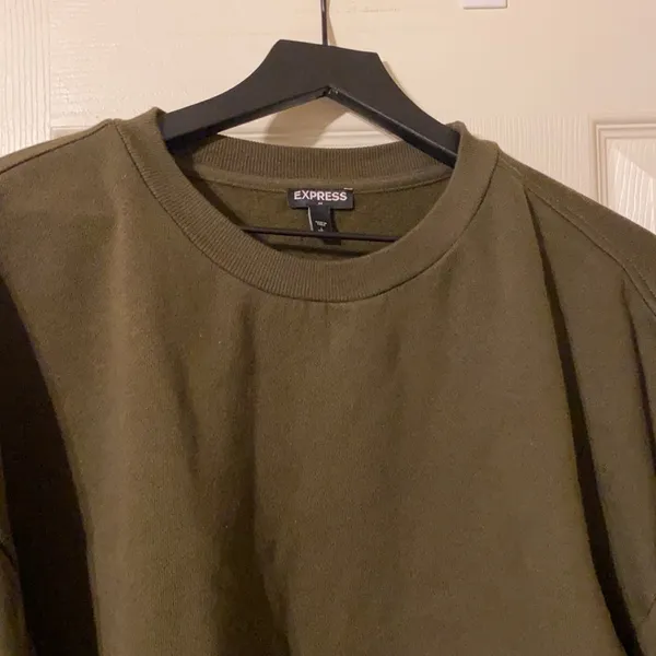 NWOT Express pull-over ruched long sleeve sweatshirt - Image 4