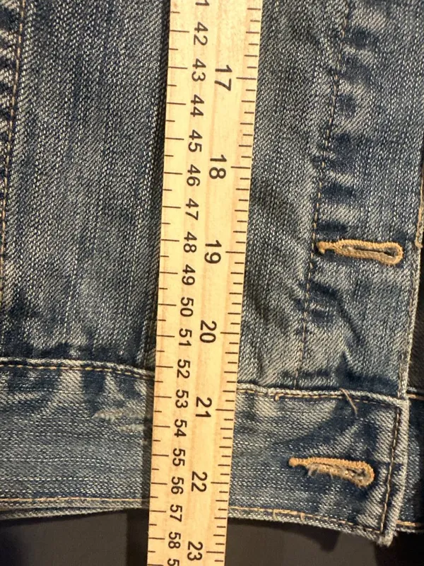 Old Navy Womens M Denim Jacket Distressed Light Wash Trucker Y2K Grunge - Image 3