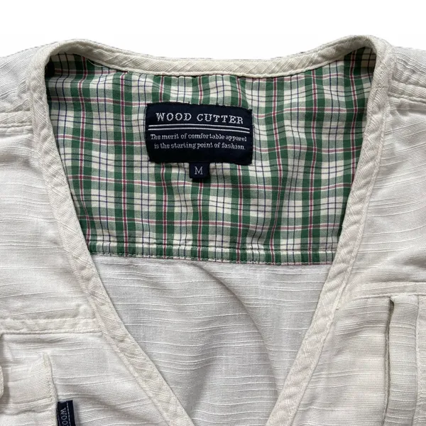 White camping / hunting / fishing vest with green plaid lining and front pockets 🔥 - Image 2