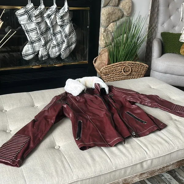 Beulah Style Maroon Vegan Leather‎ Jacket W/ Fur Trim Size Medium - Image 4