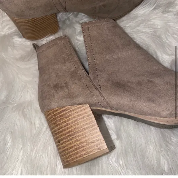 Qupid Ankle Booties - Image 5