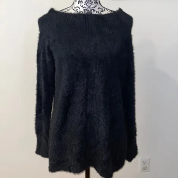 LOFT Women’s Soft Off The Shoulder Sweater Size Medium - Image 2