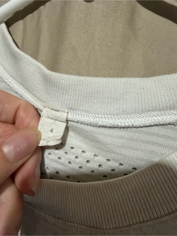 Lululemon T-shirt - Image 2