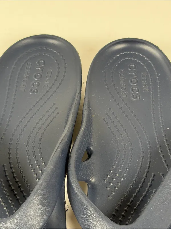 Crocs Iconic Comfort Flip Flops Women’s Size 8 Navy Blue Lightweight Sandals - Image 4