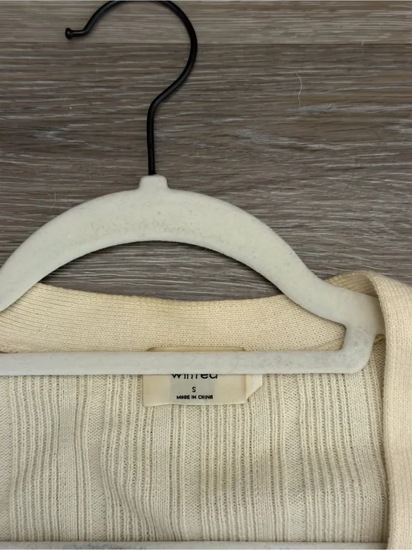 Wilfred Aritzia Plunge Cream Ribbed V-Neck Cardigan - Image 4