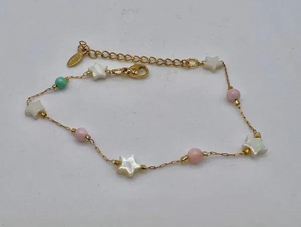 Star Seashell Gold Chain Bracelet with Seashell Beads - Image 2
