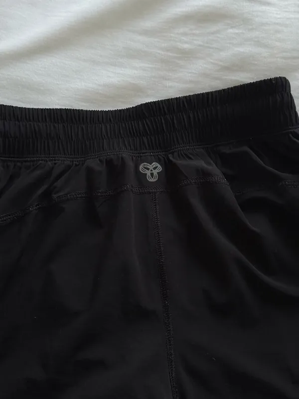 Aritzia TnAction Black Active Shorts - 2XS - Image 5